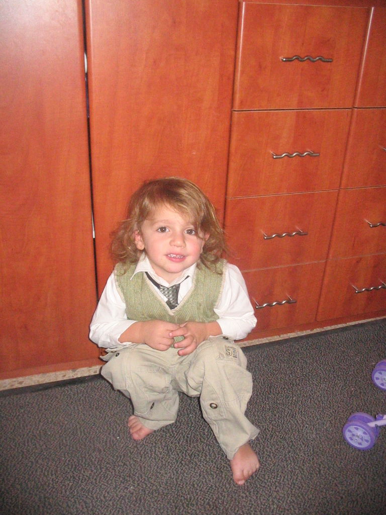 kids rosh hashanah 5766 009.jpg